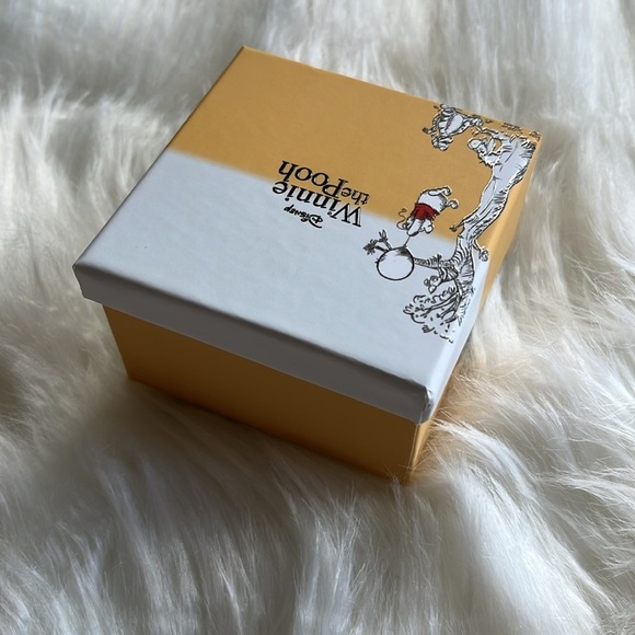 🆕 Winnie the Poo and Piglet “Best Friends” Heart Pendant Necklace Silver… - Picture 11 of 12